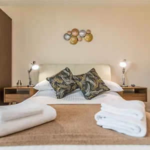 Apartment Raleigh Penthouse, Luxury With Balcony And Parking, Nottingham